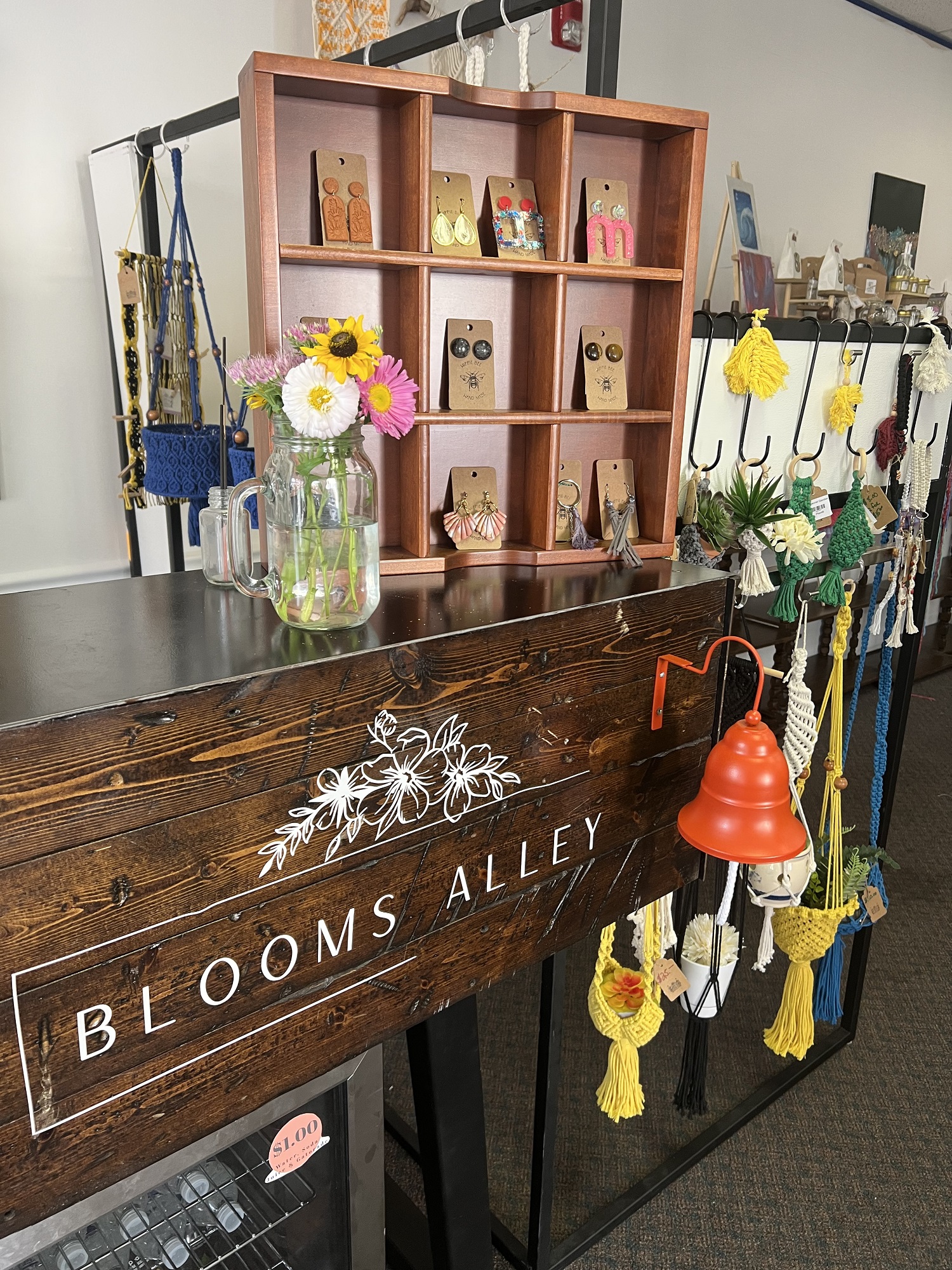 Blooms Alley